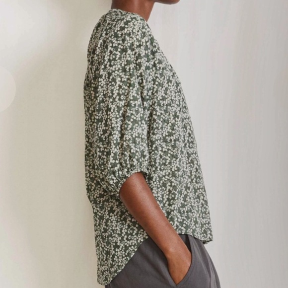 A piece apart green floral top, Mitte Top in Deep Sage Bouquet - Picture 2 of 6